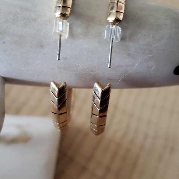 HOUSE of Harlow 1960 earrings - Picture 2 of 5